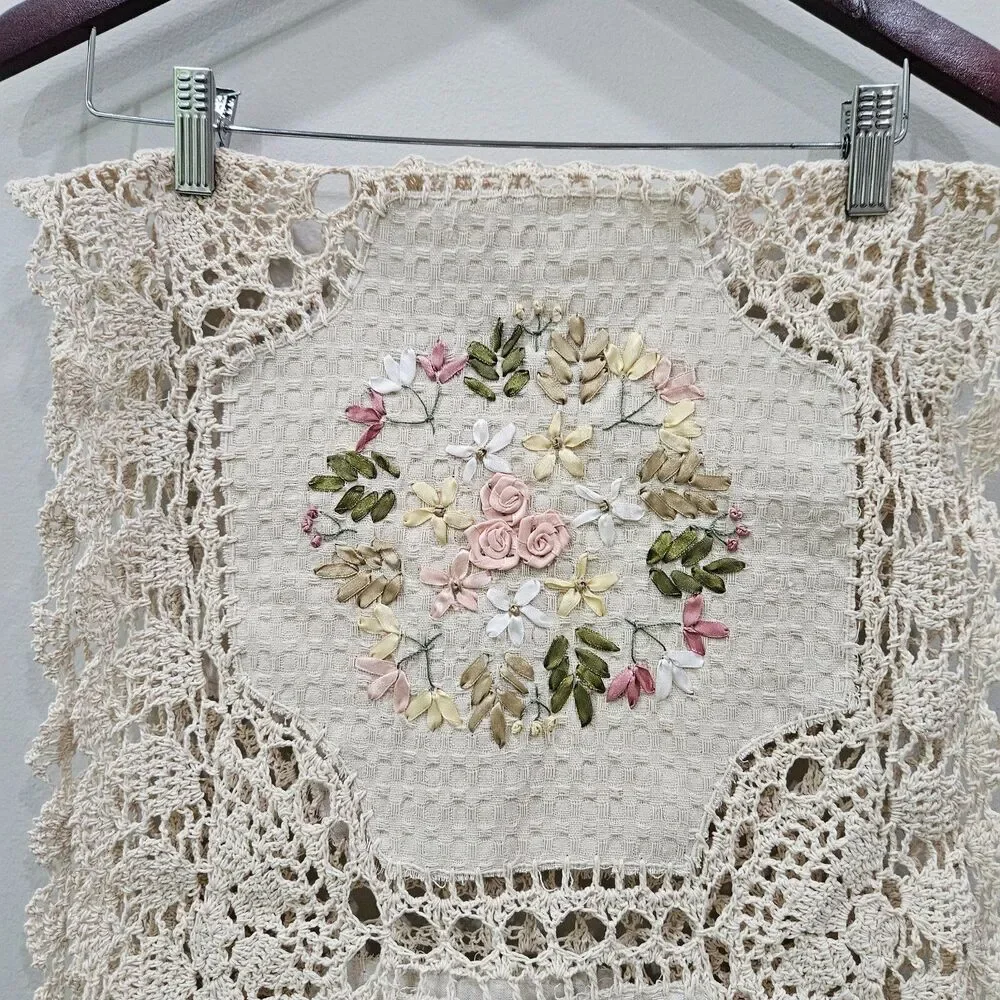 Crochet Floral Table Runner Embroidered Kitchen Home Dining Neutral Cottagecore
